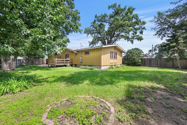 122 Craig Way NE, Fridley, MN 55432