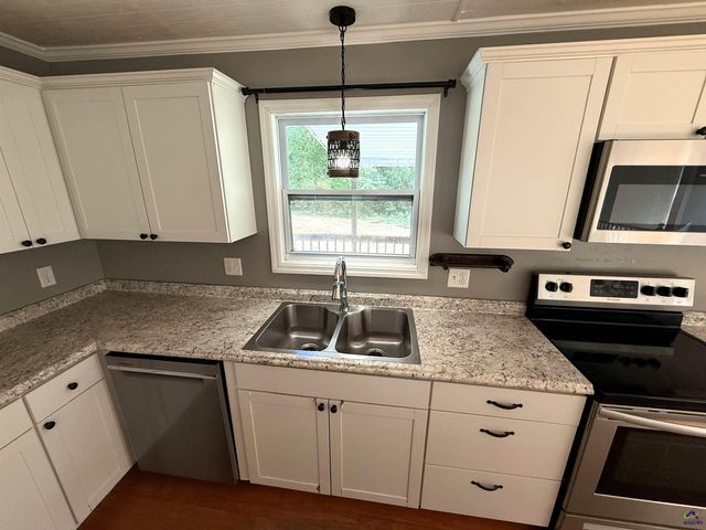 406 Mt Zion Rd, Bonaire, GA 31005