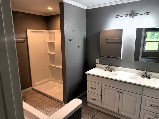 406 Mt Zion Rd, Bonaire, GA 31005