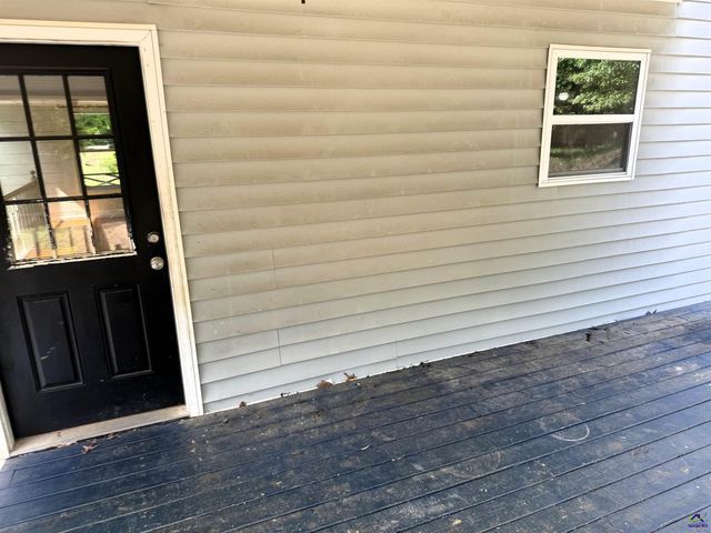 406 Mt Zion Rd, Bonaire, GA 31005