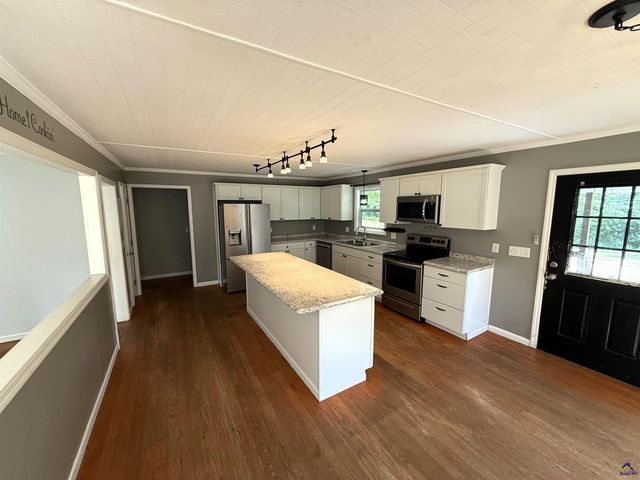 406 Mt Zion Rd, Bonaire, GA 31005