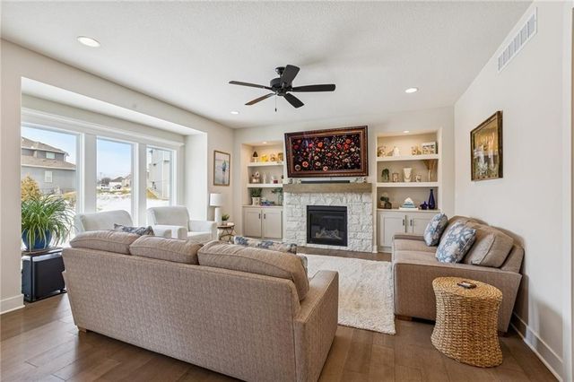 9018 N Denver Avenue, Kansas City, MO 64156