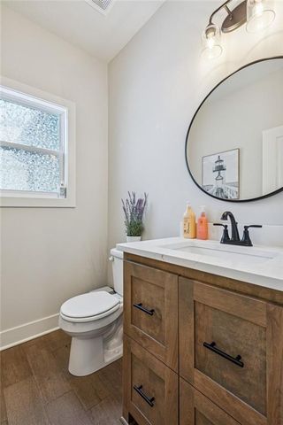 9018 N Denver Avenue, Kansas City, MO 64156