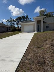 4717 28th ST SW, Lehigh Acres, FL 33973