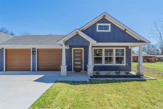 220 Patrick Street, Waxahachie, TX 75165