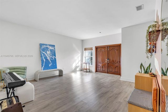 8781 NW 148th Ter, Miami Lakes, FL 33018