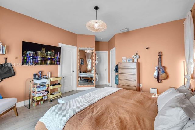 8781 NW 148th Ter, Miami Lakes, FL 33018