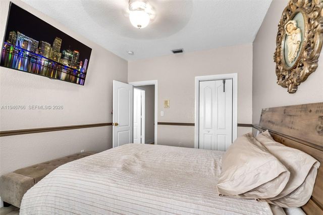 8781 NW 148th Ter, Miami Lakes, FL 33018