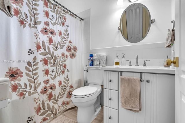 8781 NW 148th Ter, Miami Lakes, FL 33018