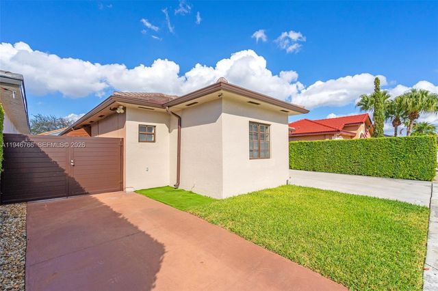 8781 NW 148th Ter, Miami Lakes, FL 33018