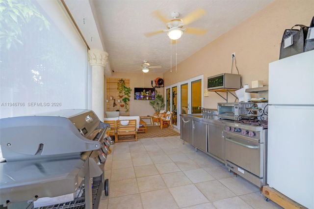 8781 NW 148th Ter, Miami Lakes, FL 33018