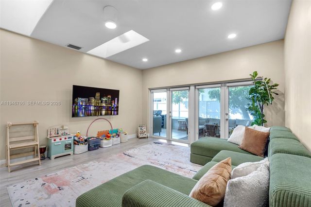 8781 NW 148th Ter, Miami Lakes, FL 33018