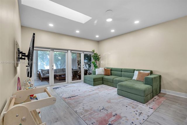 8781 NW 148th Ter, Miami Lakes, FL 33018