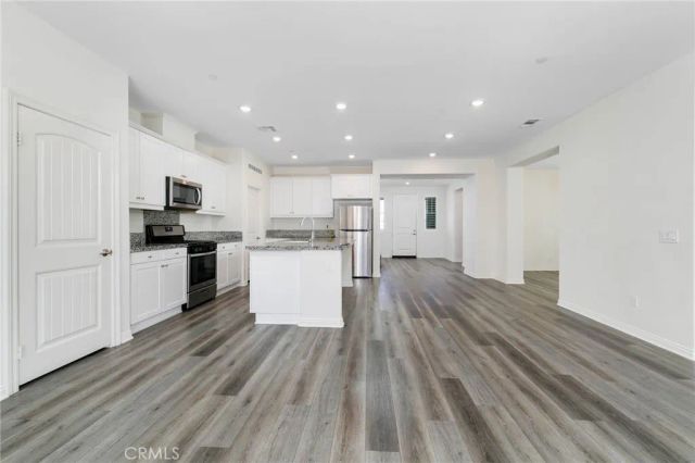 11185 Hyatt, Victorville, CA 92392