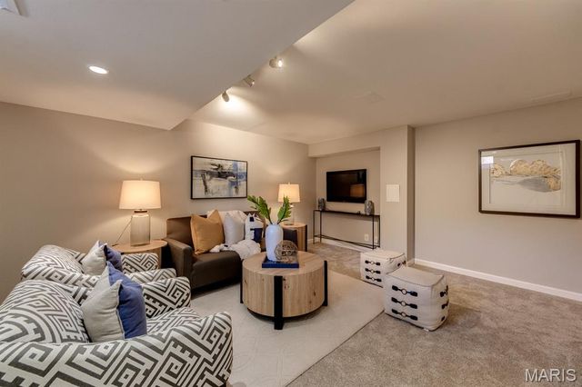 2301 Fairway, High Ridge, MO 63049