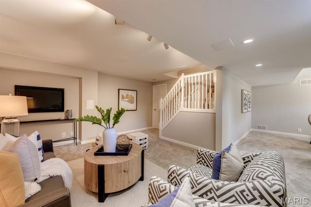 2301 Fairway, High Ridge, MO 63049