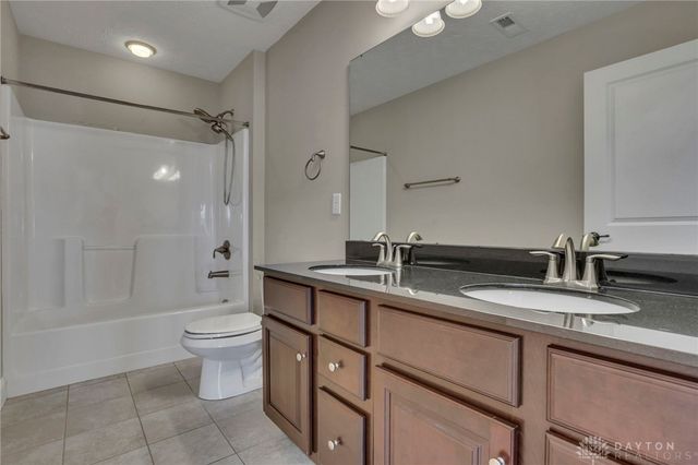 10500 Wallingsford Circle, Dayton, OH 45458