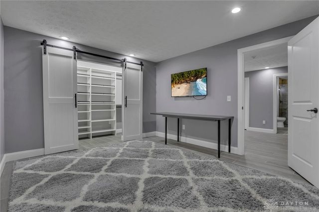 10500 Wallingsford Circle, Dayton, OH 45458