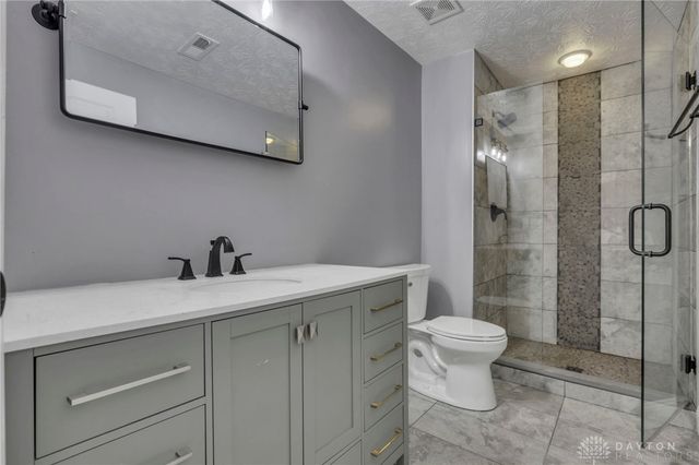 10500 Wallingsford Circle, Dayton, OH 45458