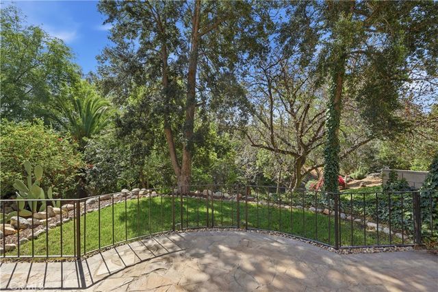 2260 El Capitan, Riverside, CA 92506