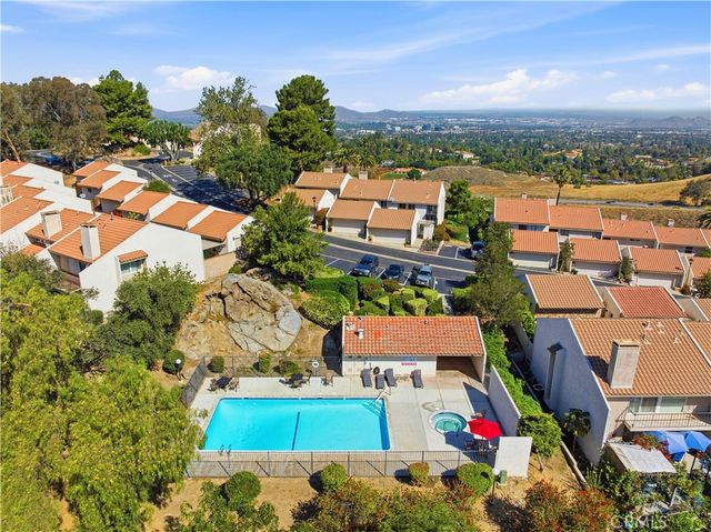 2260 El Capitan, Riverside, CA 92506