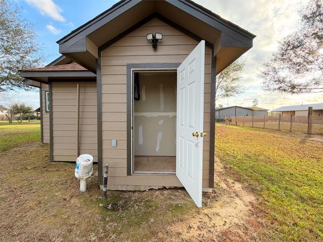 369 County Road 3556 Road, Cleveland, TX 77327