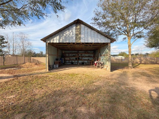 369 County Road 3556 Road, Cleveland, TX 77327