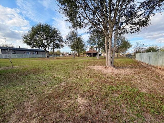 369 County Road 3556 Road, Cleveland, TX 77327