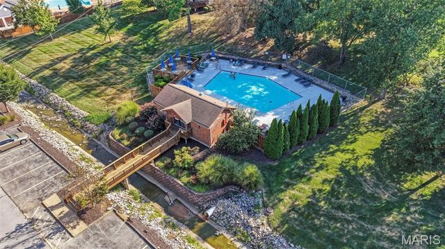 1729 Canary Cove, Brentwood, MO 63144