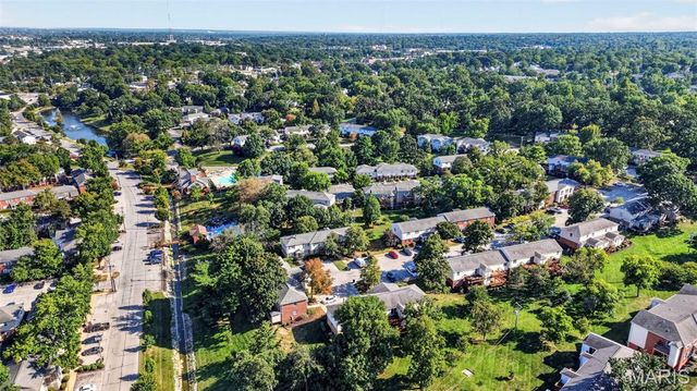 1729 Canary Cove, Brentwood, MO 63144