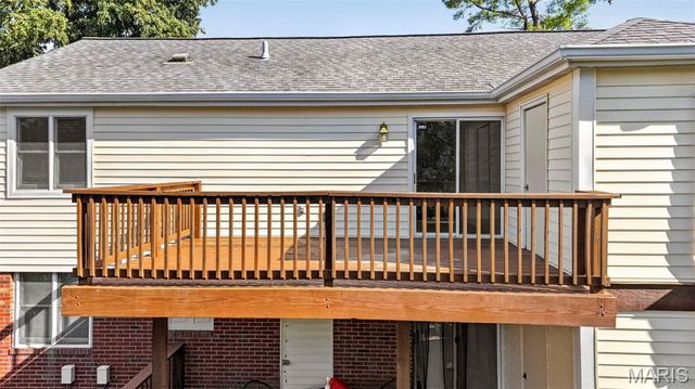 1729 Canary Cove, Brentwood, MO 63144