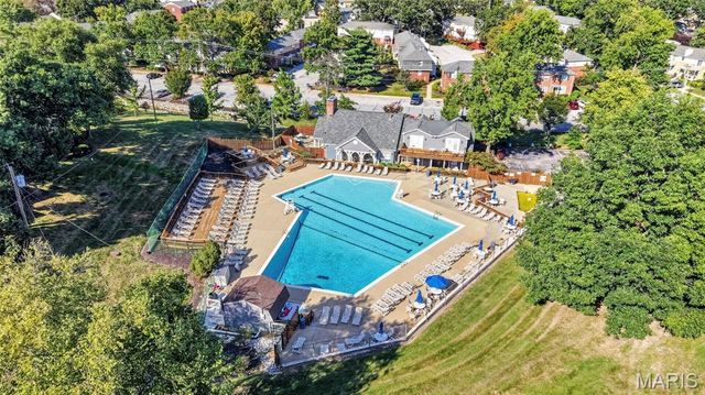 1729 Canary Cove, Brentwood, MO 63144