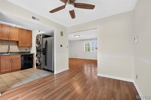 1729 Canary Cove, Brentwood, MO 63144