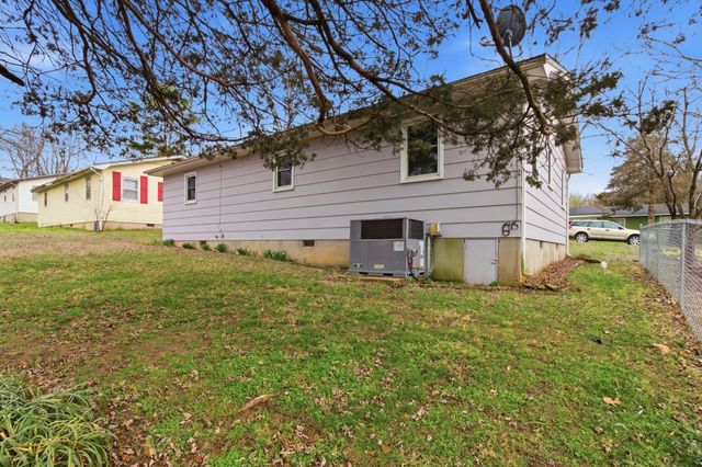 512 Johnson Street, West Plains, MO 65775