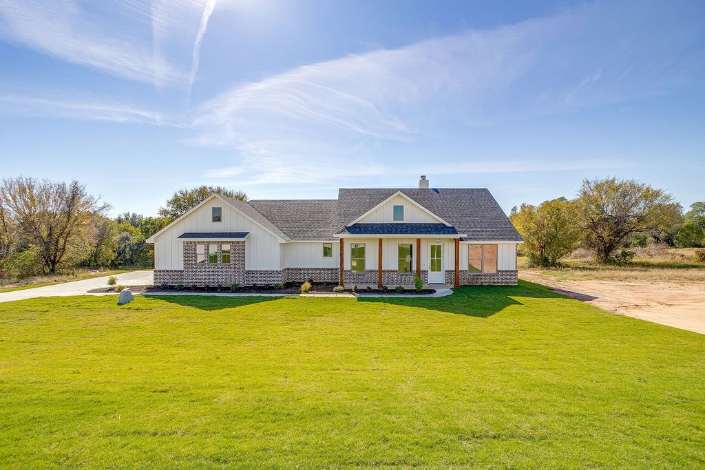 217 Kilkenny Road, Poolville, TX 76487 — photo 2