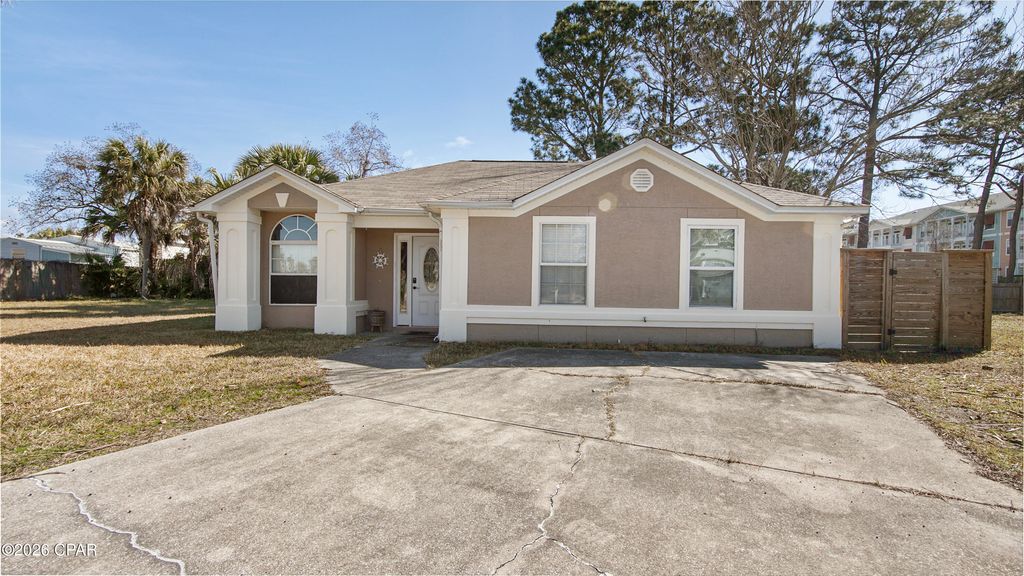 1712 Vecuna Circle, Panama City Beach, FL 32407