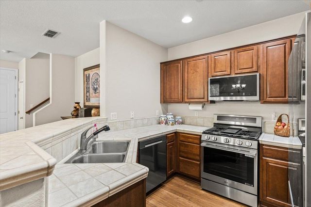 1406 Dante Cir, Roseville, CA 95678