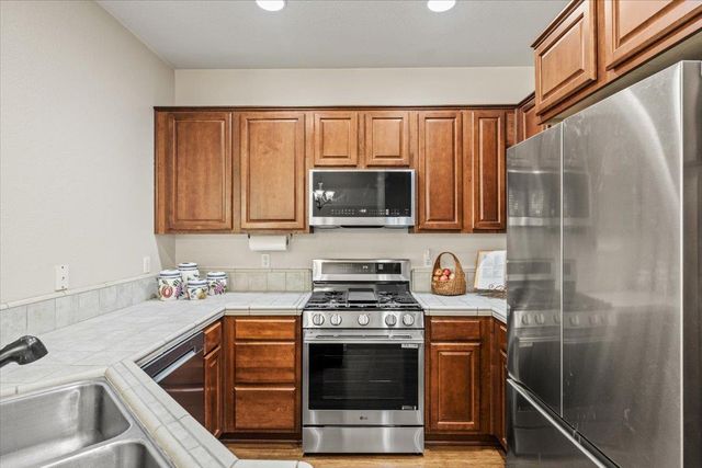 1406 Dante Cir, Roseville, CA 95678