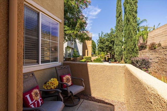 1406 Dante Cir, Roseville, CA 95678