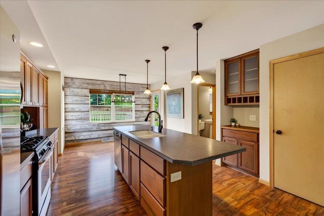 6909 Country Lane, Madison, WI 53719