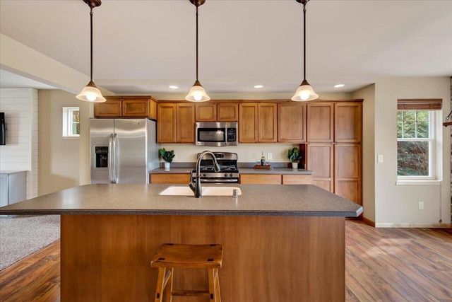 6909 Country Lane, Madison, WI 53719