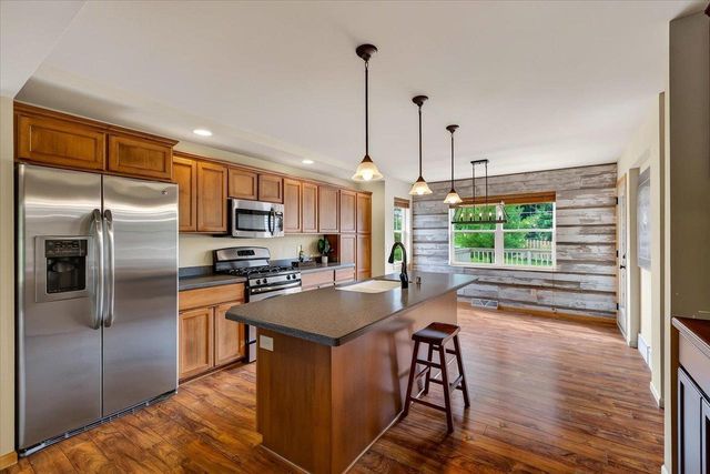 6909 Country Lane, Madison, WI 53719