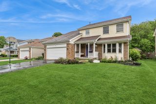 57 S Emerald Avenue, Mundelein, IL 60060