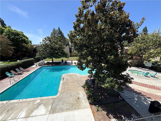 1030 W MacArthur Boulevard 38, Santa Ana, CA 92707