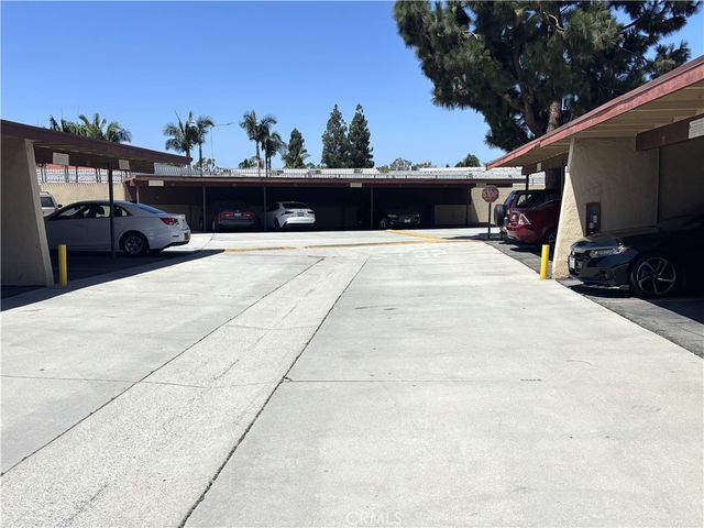 1030 W MacArthur Boulevard 38, Santa Ana, CA 92707