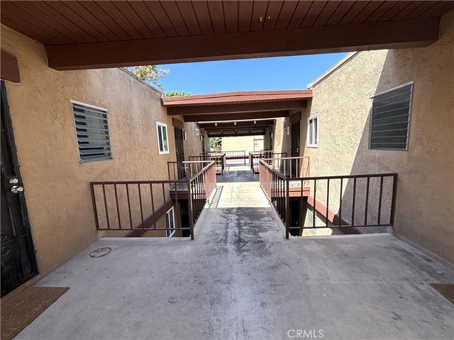 1030 W MacArthur Boulevard 38, Santa Ana, CA 92707