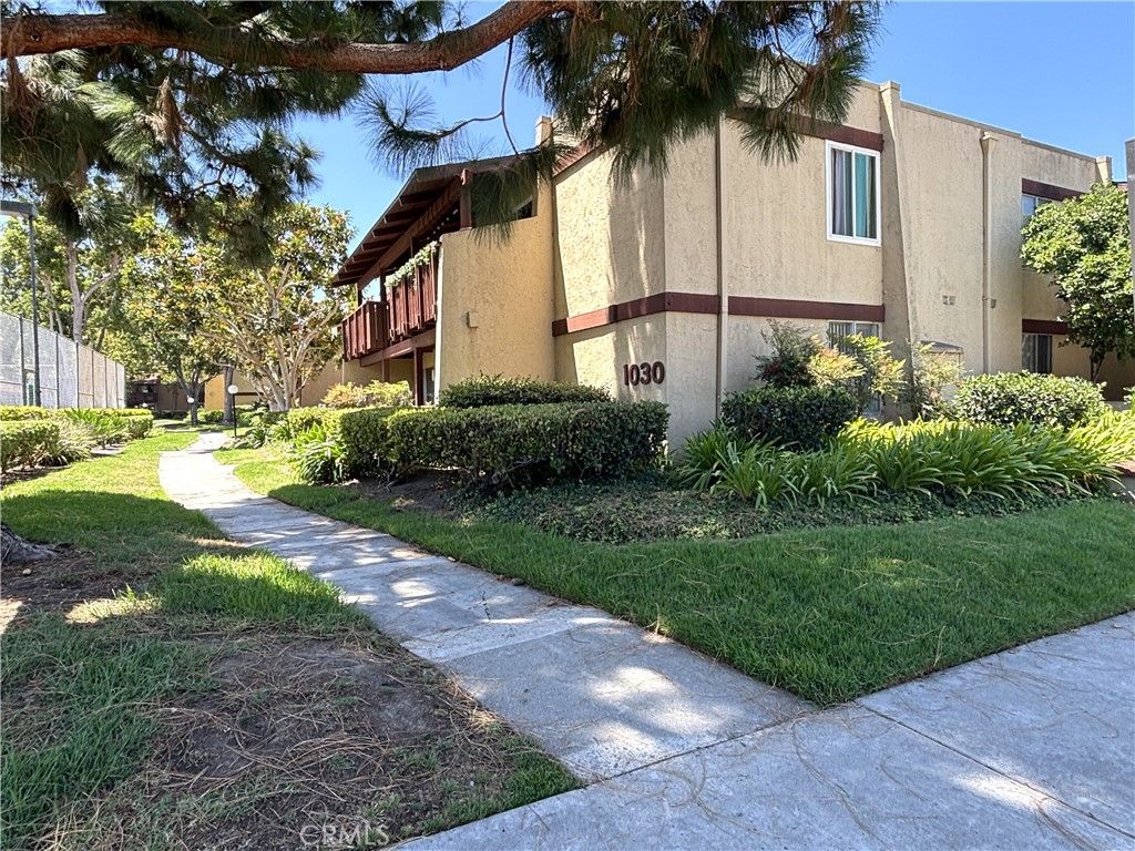 1030 W MacArthur Boulevard 38, Santa Ana, CA 92707