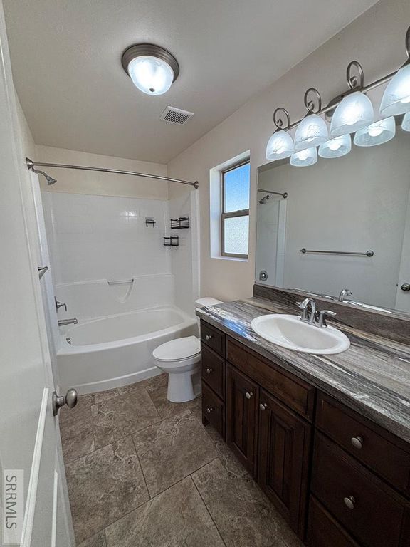 Image 11 of property listing at 4942 Remember Drive, Ammon, ID 83406
