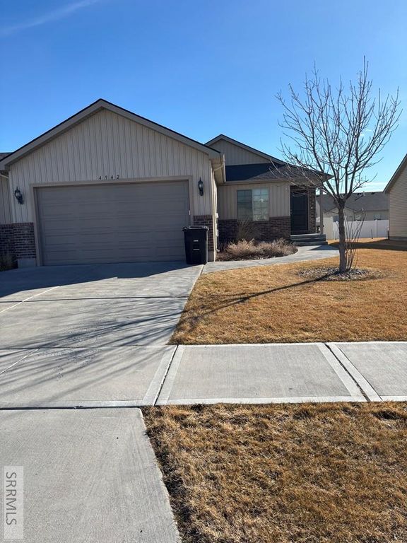 Image 2 of property listing at 4942 Remember Drive, Ammon, ID 83406