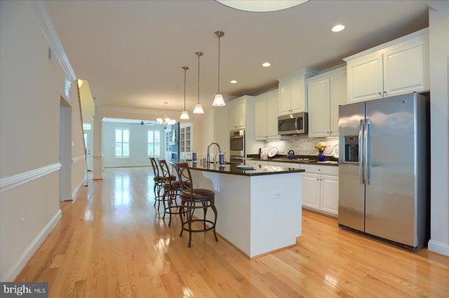 6910 SUMMIT CIR, Towson, MD 21239